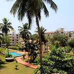 Almeria\' Walk To Candolim Beach